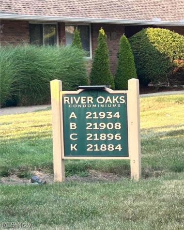 21908 River Oaks Drive Rocky River OH 44116