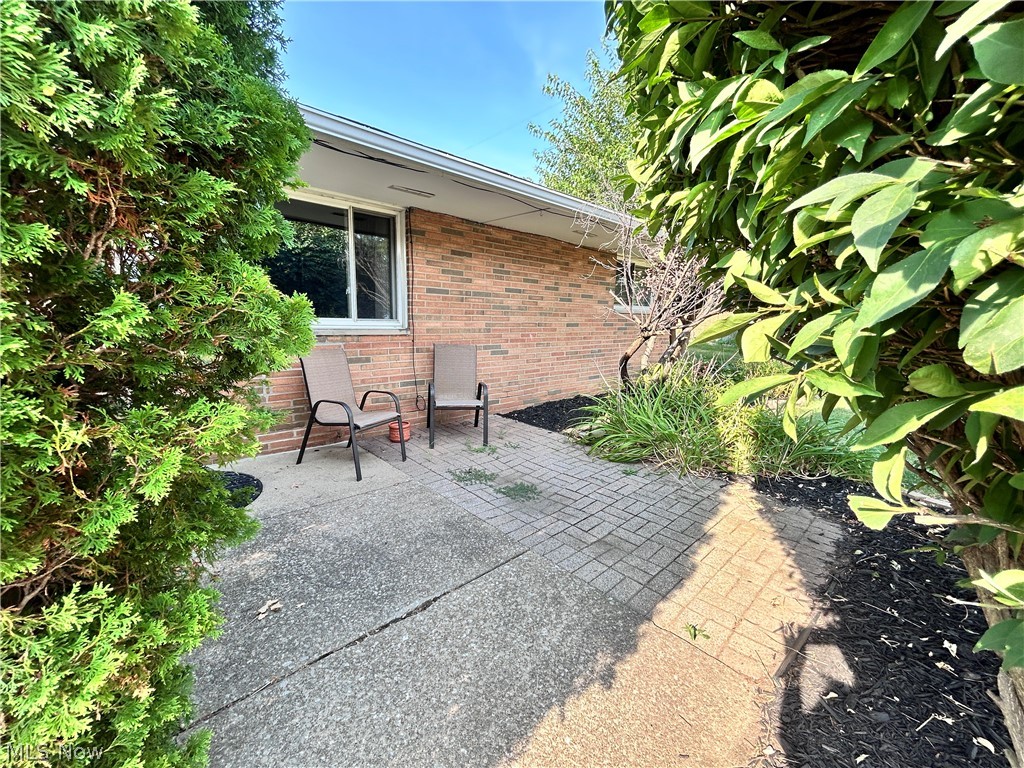 21908 River Oaks Drive Rocky River OH 44116