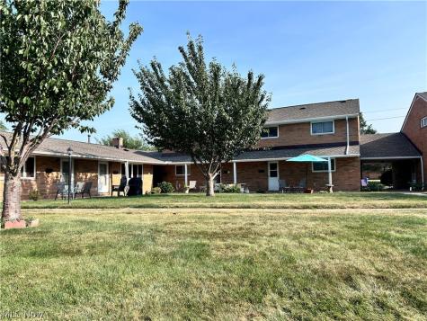 21908 River Oaks Drive Rocky River OH 44116