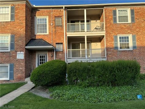 2222 Glouchester Drive Lyndhurst OH 44124