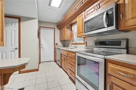 78 Yardley Lane Akron OH 44313