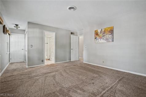 78 Yardley Lane Akron OH 44313