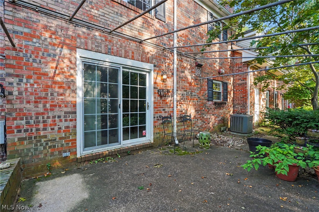 78 Yardley Lane Akron OH 44313