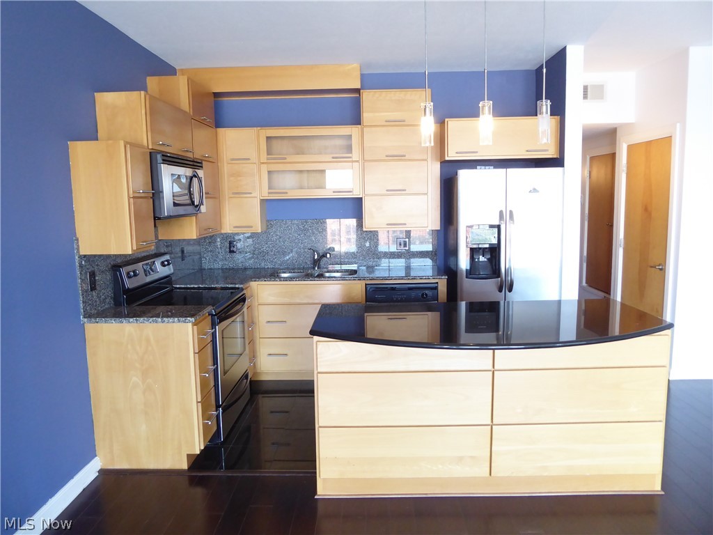 1237 Washington Avenue Cleveland OH 44113