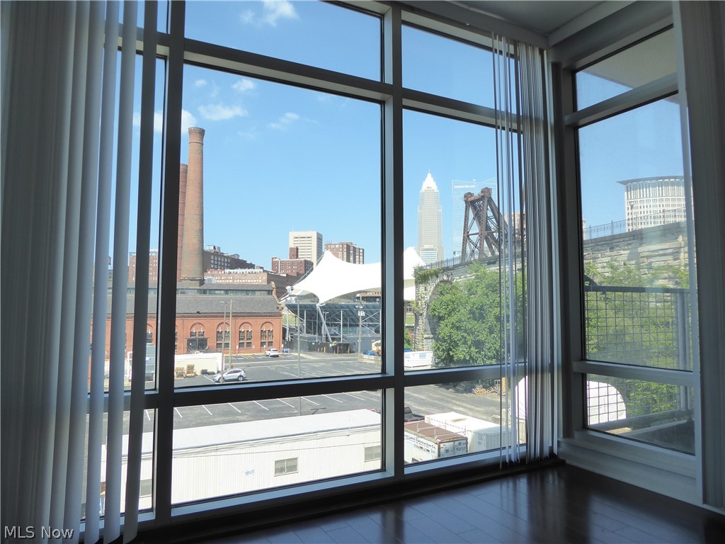 1237 Washington Avenue Cleveland OH 44113