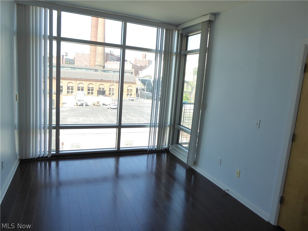 1237 Washington Avenue Cleveland OH 44113