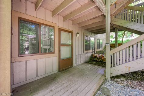 654 Meredith Lane Cuyahoga Falls OH 44223