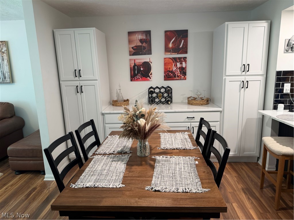 654 Meredith Lane Cuyahoga Falls OH 44223