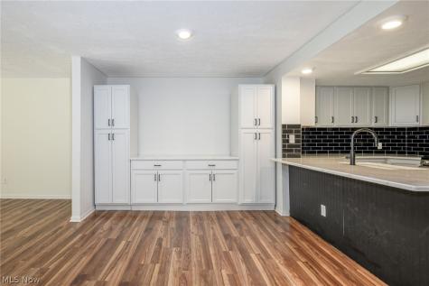 654 Meredith Lane Cuyahoga Falls OH 44223