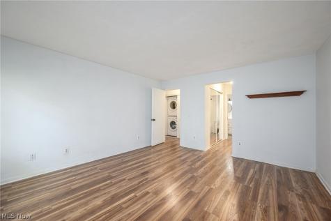 654 Meredith Lane Cuyahoga Falls OH 44223