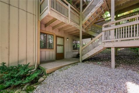 654 Meredith Lane Cuyahoga Falls OH 44223