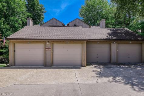 654 Meredith Lane Cuyahoga Falls OH 44223