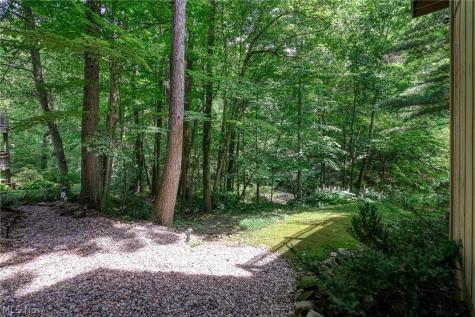 654 Meredith Lane Cuyahoga Falls OH 44223