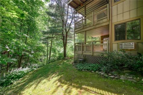 654 Meredith Lane Cuyahoga Falls OH 44223