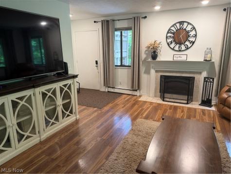 654 Meredith Lane Cuyahoga Falls OH 44223