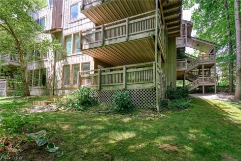 654 Meredith Lane Cuyahoga Falls OH 44223