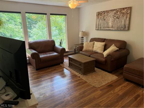 654 Meredith Lane Cuyahoga Falls OH 44223