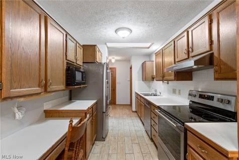 1530 Rhine River Road NW Uniontown OH 44685