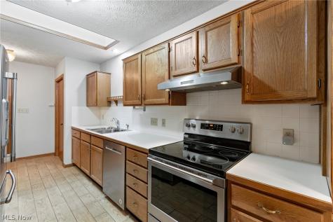 1530 Rhine River Road NW Uniontown OH 44685