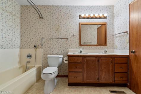 1530 Rhine River Road NW Uniontown OH 44685