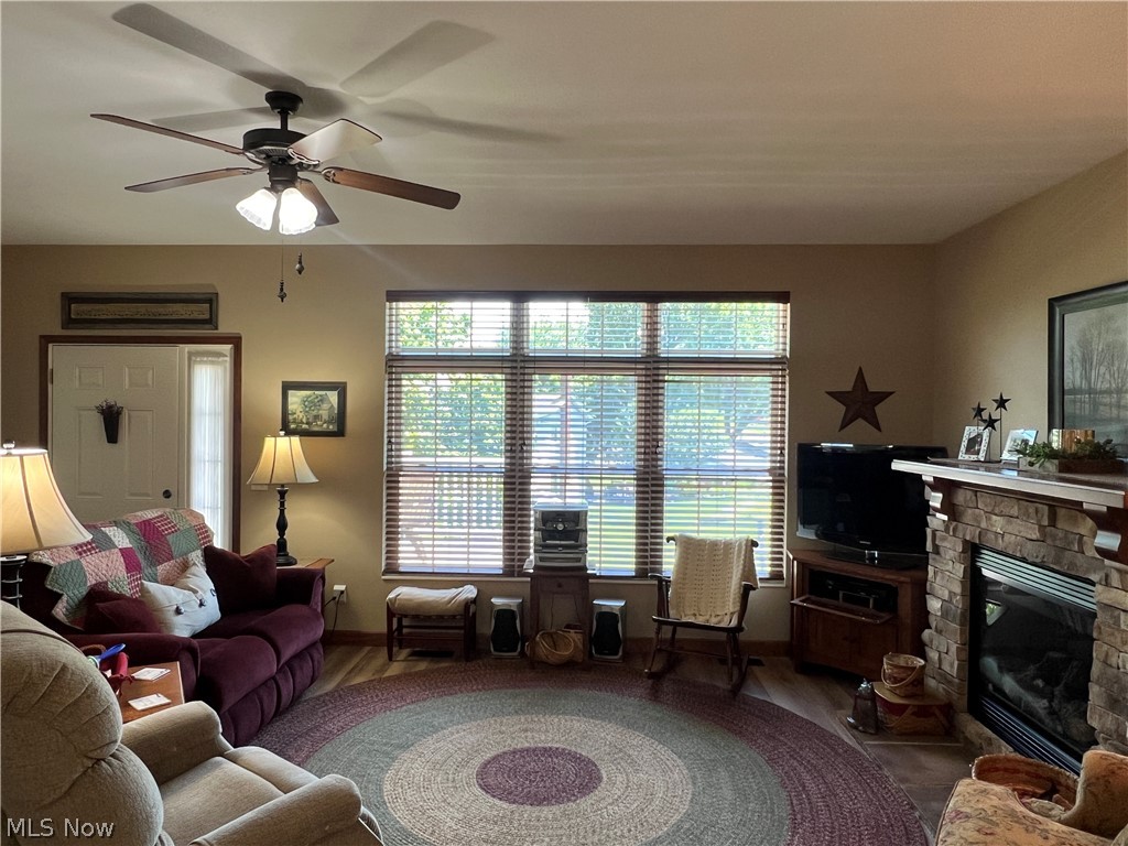 203 Heritage Crossing SE Sugarcreek OH 44681