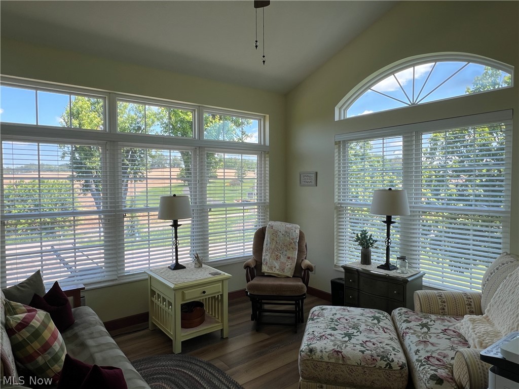 203 Heritage Crossing SE Sugarcreek OH 44681