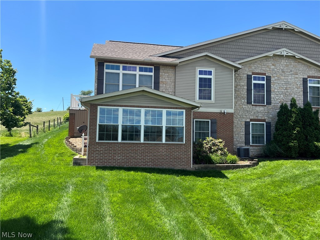 203 Heritage Crossing SE Sugarcreek OH 44681