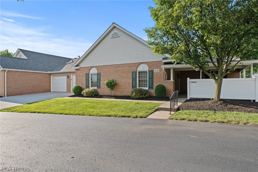 1543 Danube Drive NW Uniontown OH 44685