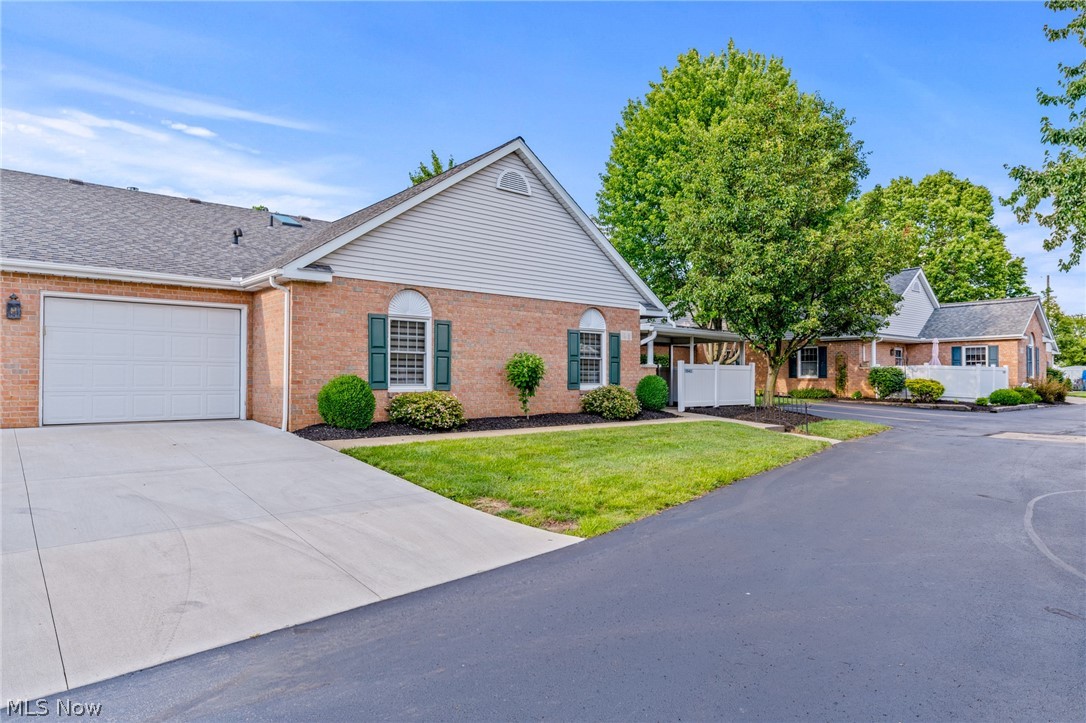 1543 Danube Drive NW Uniontown OH 44685