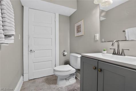 2476 Derbyshire Road Cleveland Heights OH 44106