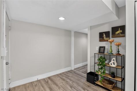 2476 Derbyshire Road Cleveland Heights OH 44106