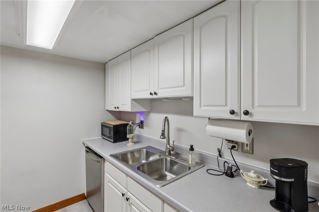 6985 Carriage Hill Drive Brecksville OH 44141