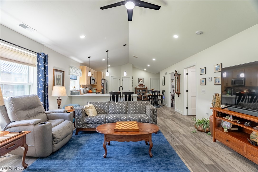 1021 Sycamore Lane Millersburg OH 44654