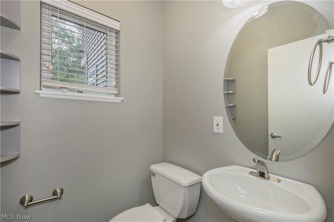 2868 W 11th Street Cleveland OH 44113