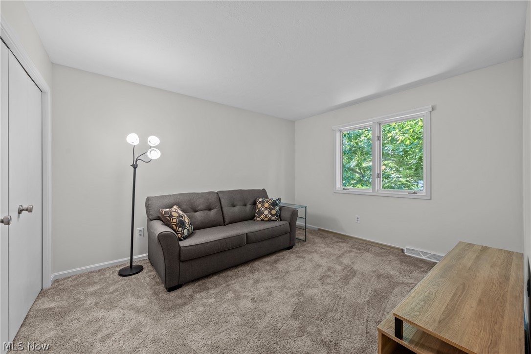 73 Lethbridge Lane Akron OH 44321