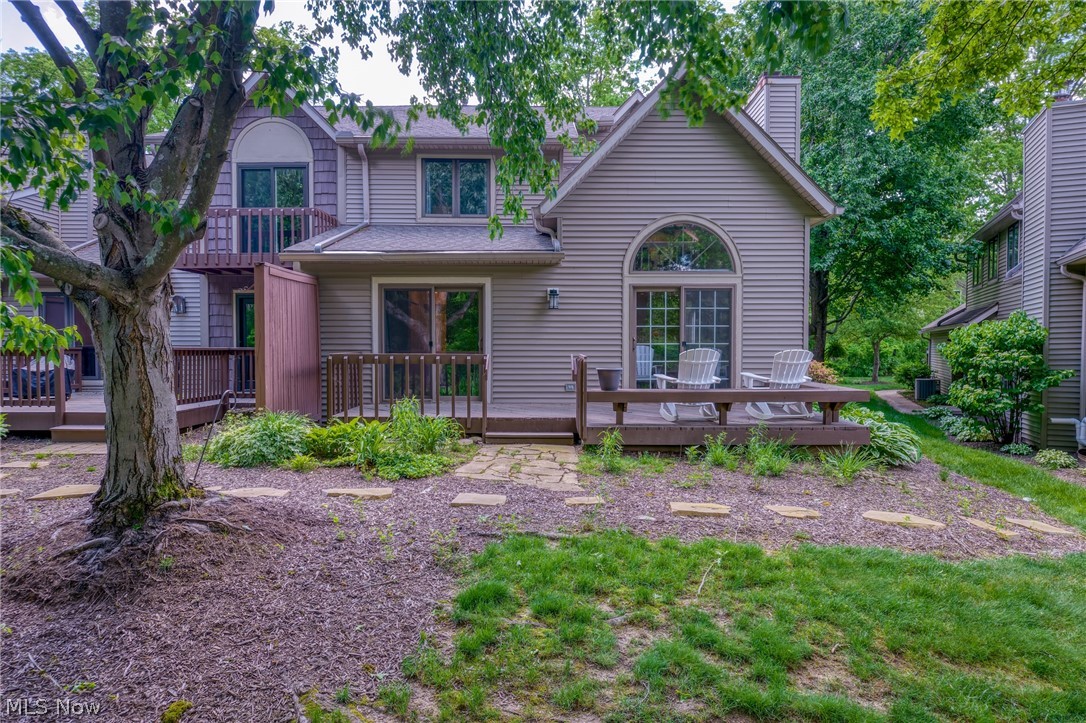73 Lethbridge Lane Akron OH 44321
