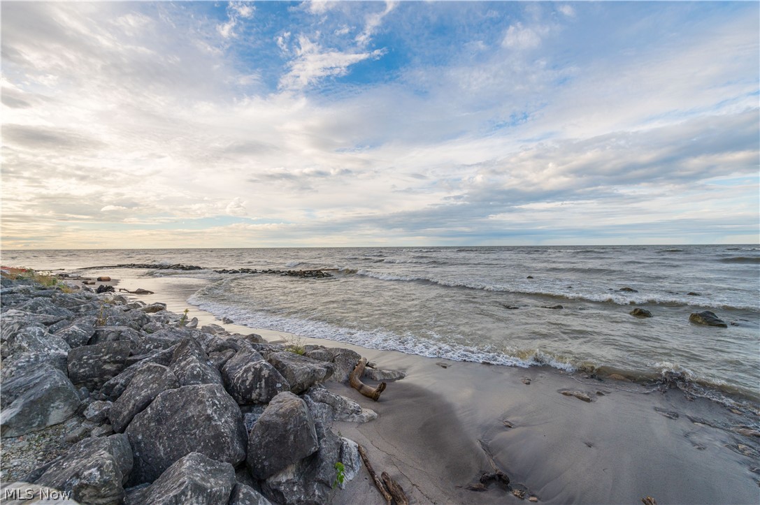 2777 Whispering Shores Drive Vermilion OH 44089