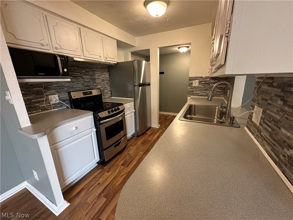 21881 River Oaks Drive Rocky River OH 44116