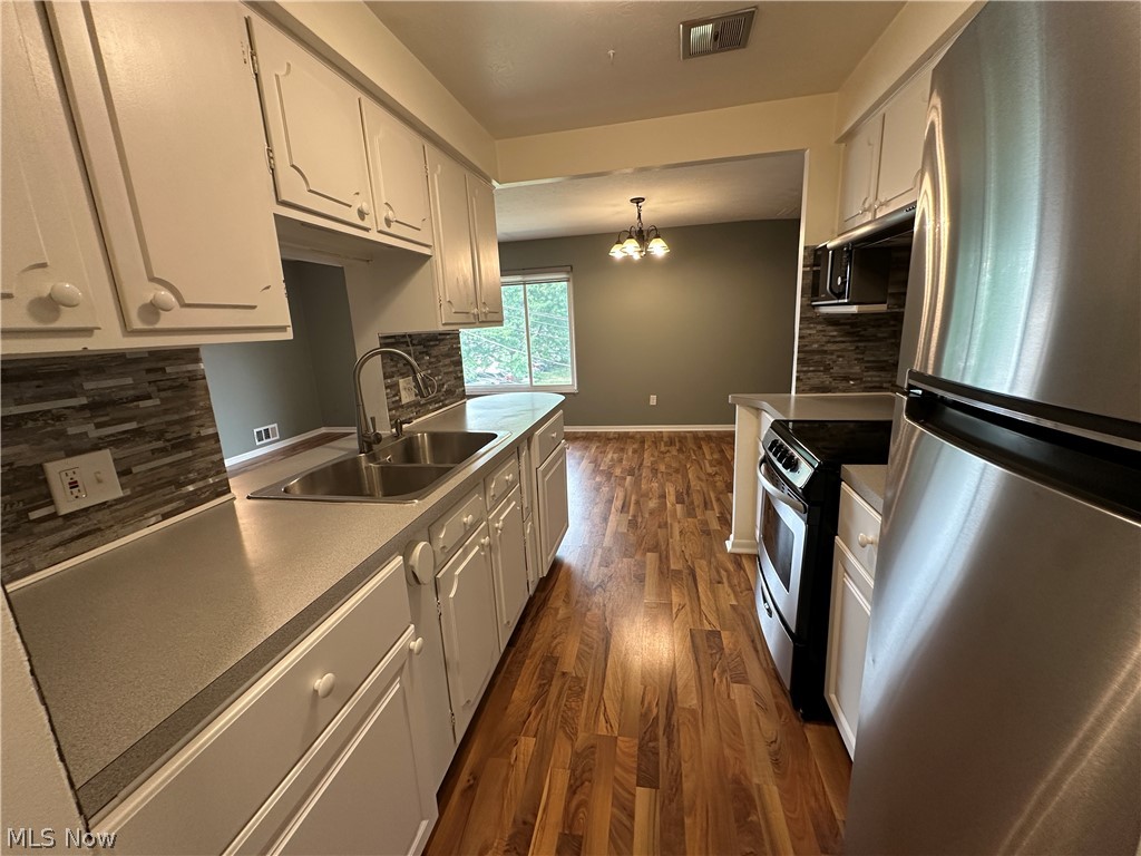 21881 River Oaks Drive Rocky River OH 44116