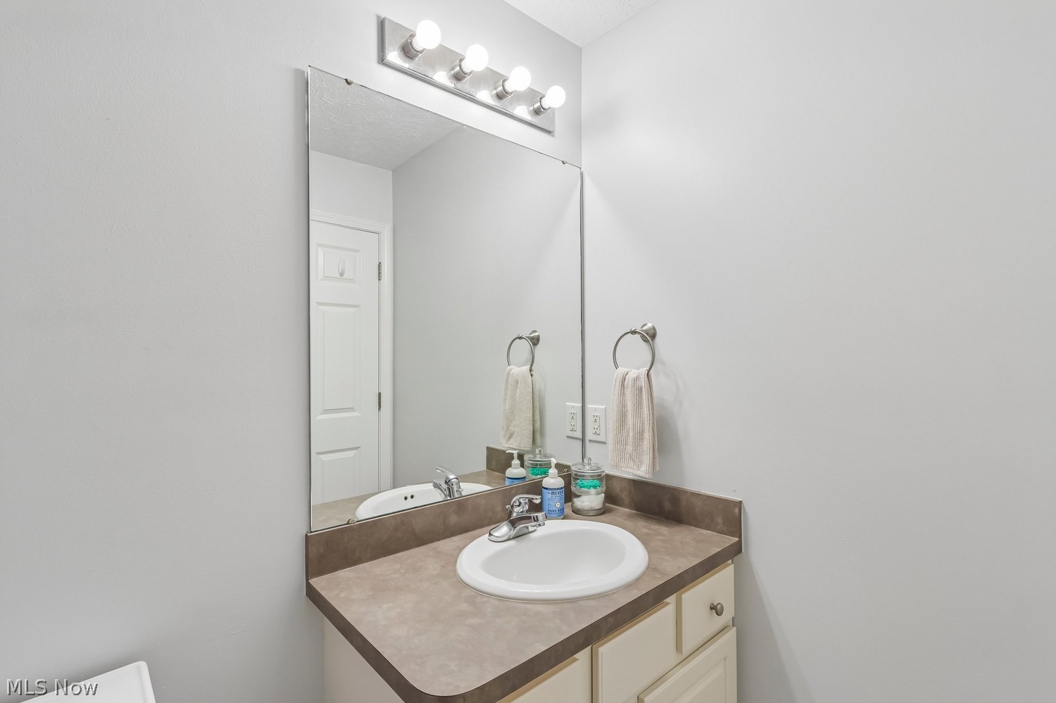 33290 Fairport Drive Avon Lake OH 44012