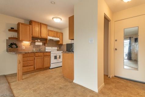 1372 Golden Gate Boulevard Mayfield Heights OH 44124
