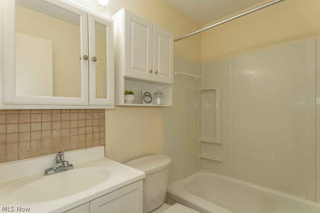 1372 Golden Gate Boulevard Mayfield Heights OH 44124