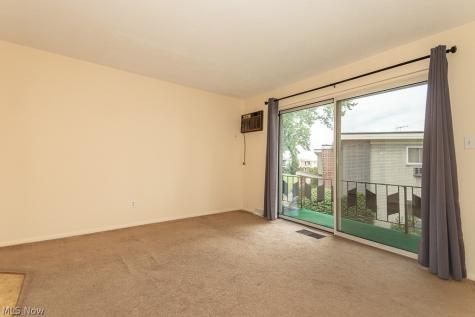 1372 Golden Gate Boulevard Mayfield Heights OH 44124