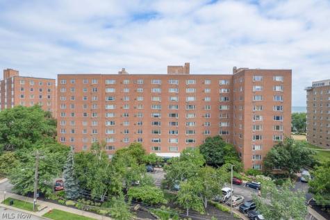 11820 Edgewater Drive Lakewood OH 44107