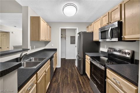 3324 Lenox Village Drive Fairlawn OH 44333
