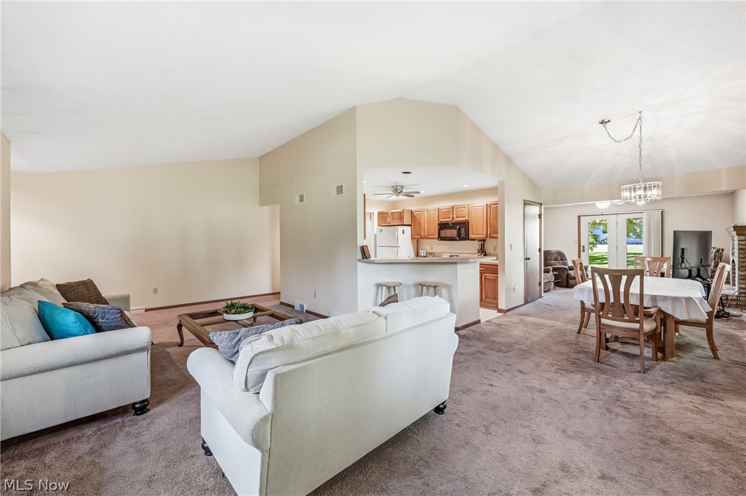 2160 Whispering Meadows Warren OH 44484