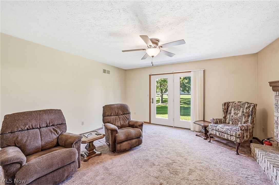 2160 Whispering Meadows Warren OH 44484