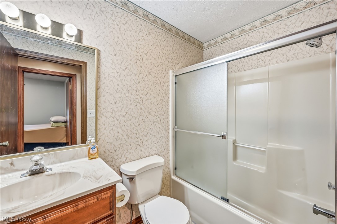 2160 Whispering Meadows Warren OH 44484