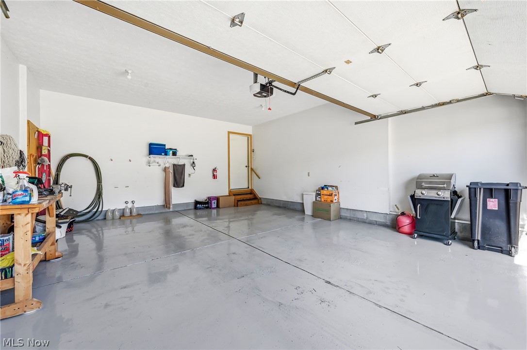 2160 Whispering Meadows Warren OH 44484