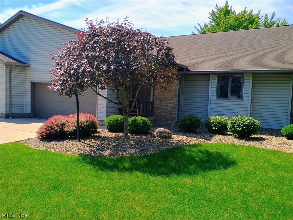 2160 Whispering Meadows Warren OH 44484